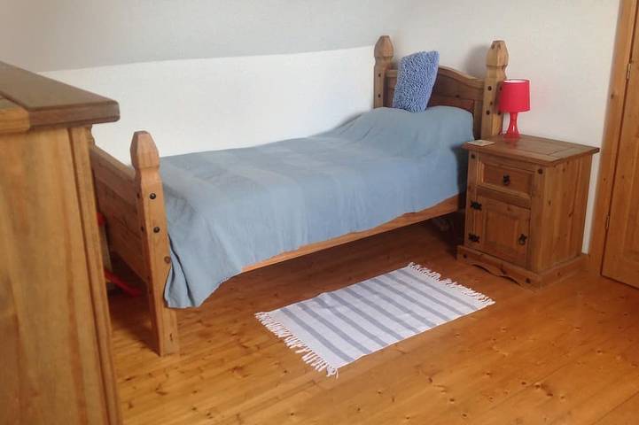 Gîte pour 4 personnes, avec terrasse et jardin à Plounévez-Quintin - 4