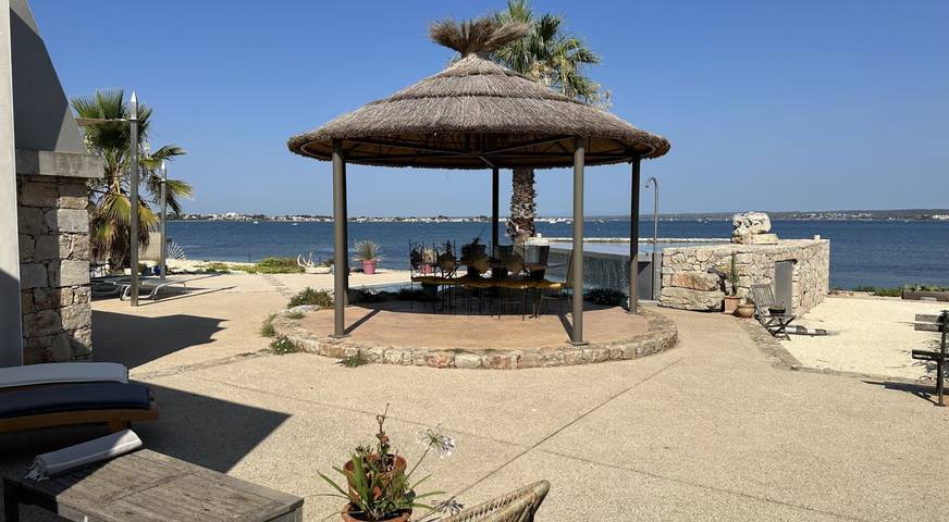 Chambre d’hôte pour 2 personnes, avec terrasse et piscine ainsi que vue sur le lac et jardin