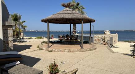 Chambre d’hôte pour 2 personnes, avec terrasse et piscine ainsi que jardin et vue sur le lac à Sète