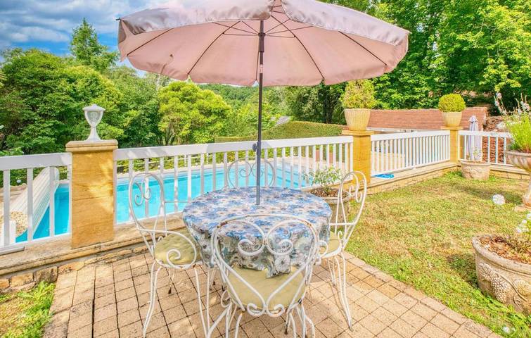 Location de vacances pour 7 personnes, avec Jardin et Piscine à Le Lardin-Saint-Lazare - 2