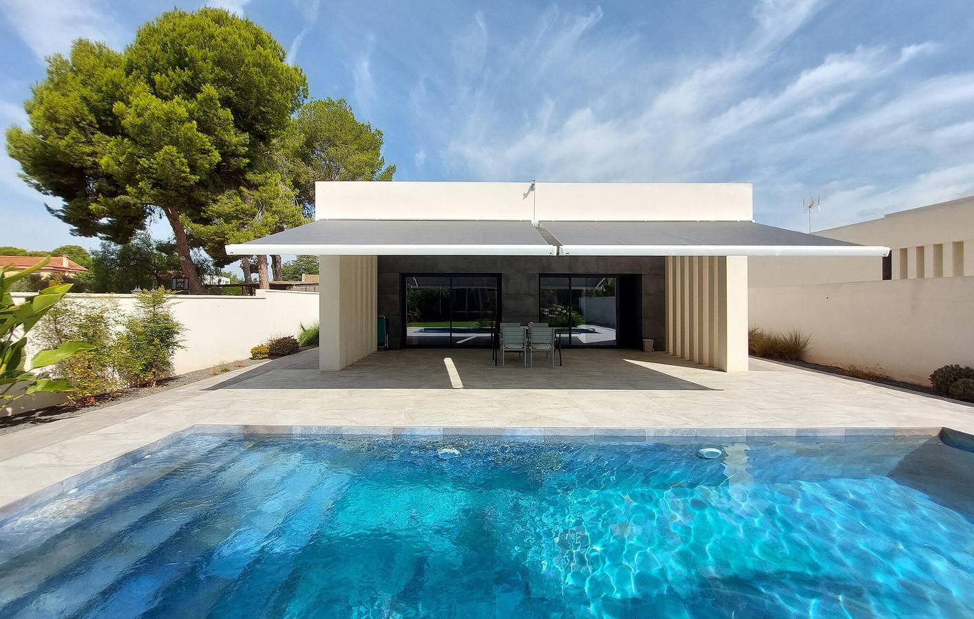 Amplio Apartamento con Piscina, WiFi y Parking | Cerca del Restaurante Torre de Porta Coeli in Serra, Provincia de Valencia