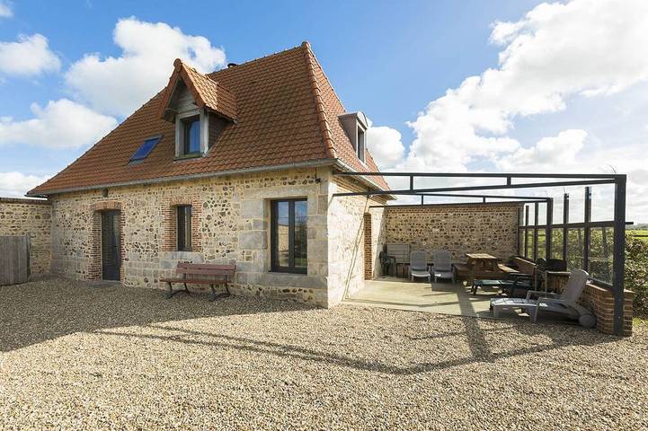 Location de vacances pour 7 personnes, avec jardin et terrasse à Saint-Aubin-sur-Mer (Seine-Maritime)