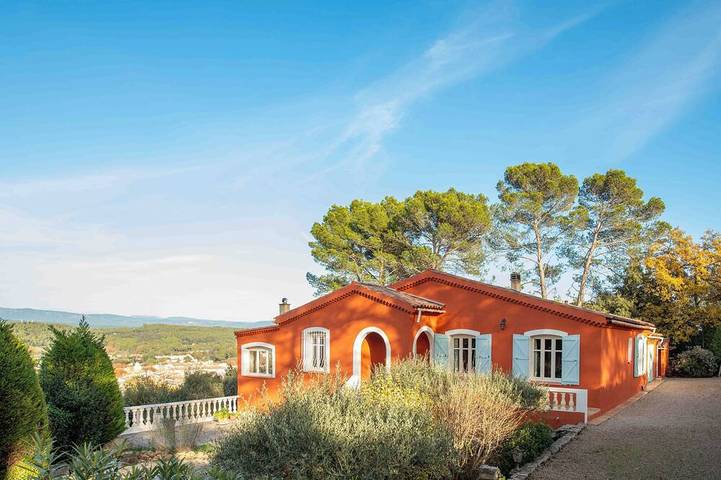 \"Villa Christine\" - completely private with (heated) pool, beautiful views in Carcès, Región Brignoles