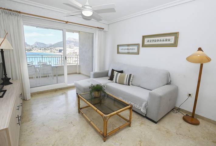 Apartamento inteiro, A35 Casita Blanca Esc 2 5º 10 in Platja del Cantal Roig (Calpe), Calpe