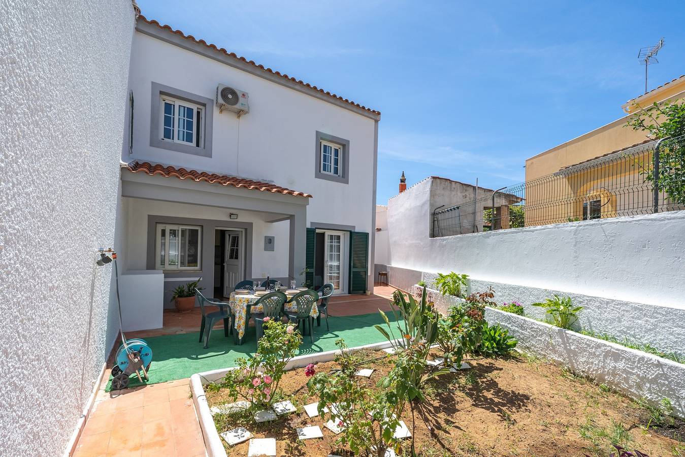 Casa de vacaciones 'Sol' con terraza privada, Wi-Fi y aire acondicionado in Carvoeiro, Lagoa