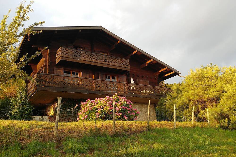 Chalet avec vue sur le Lac Léman in Lugrin, Région de Thonon-les-Bains