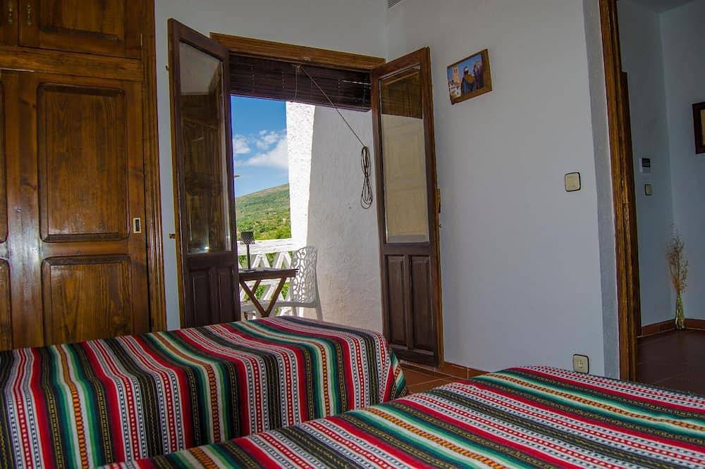 Encantadora casa en complejo con piscina in Válor, Provincia de Granada