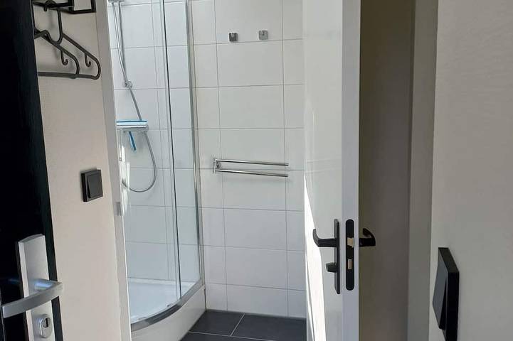 Ferienhaus für 4 Personen, mit Terrasse und Pool sowie Garten in Bruinisse - 4