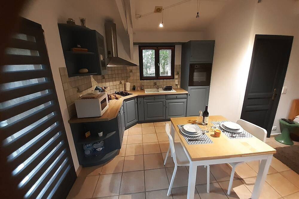 Appartement entier, Maison studio gîte de vacances Sud de la France Lot Aveyron in Capdenac, Lot