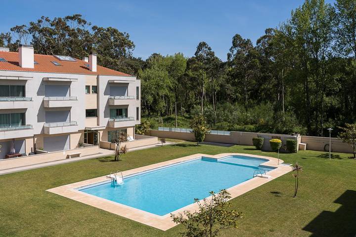 Gîte pour 2 personnes, avec Balcon ainsi que Terrasse et Jardin dans Fão