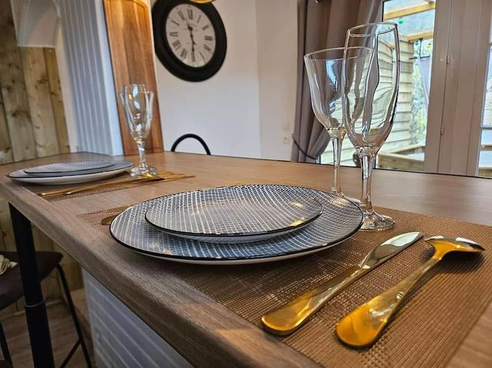 Location de vacances pour 2 personnes, avec Jacuzzi et Terrasse à Bennecourt
