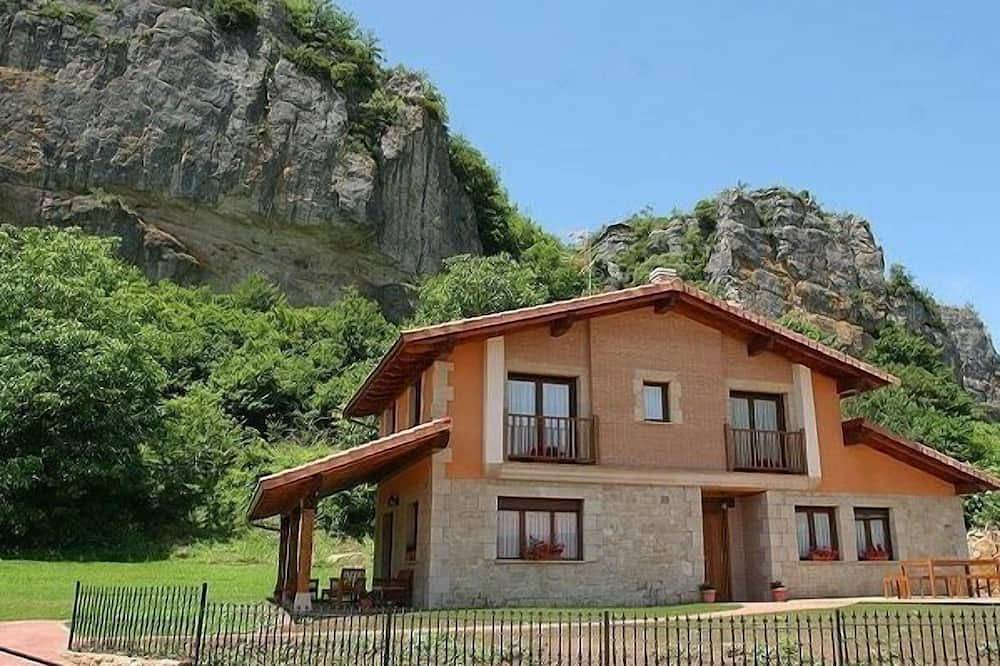Gîte El Manzanal pour 8 personnes in Arraia-Maeztu, Chaîne Cantabrique