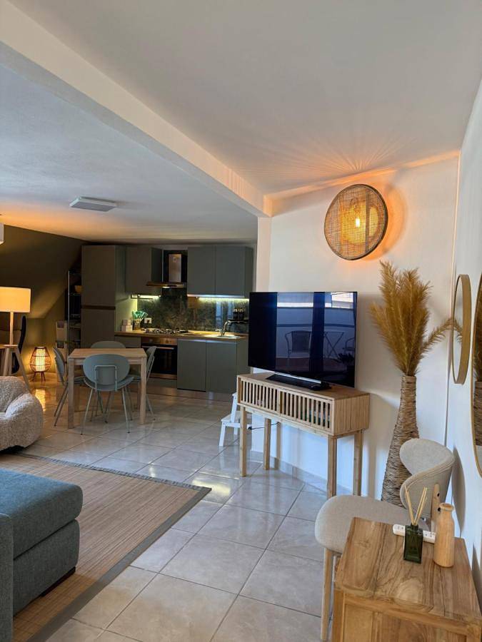 Appartamento per 6 persone, con giardino e panorama in Montepaone