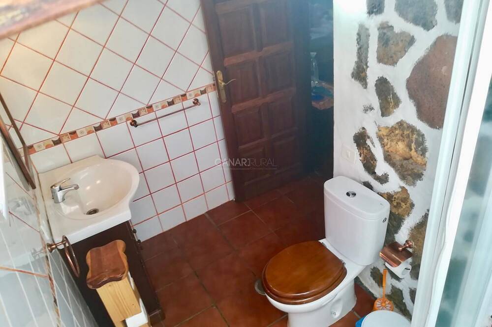 Traditional Canarian Retreat: Casa Francisco with Private Pool, Terrac in Fagundo, Puntagorda