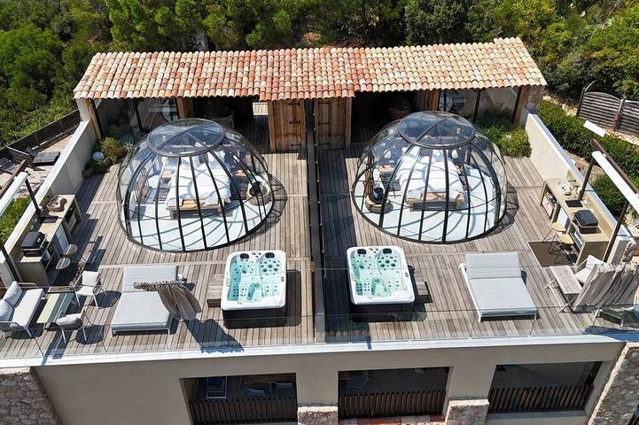 Gîte pour 2 personnes, avec piscine et terrasse