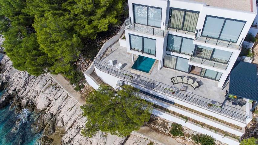 Villa für 14 Personen, mit Garten und Ausblick sowie Pool - 1