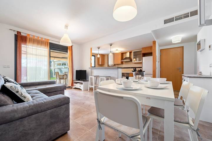 Apartamento para 6 personas, con Jardín y Piscina para niños en San Jorge