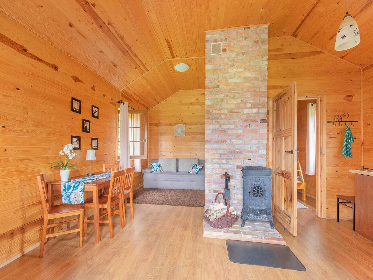 Attraktive Ferienhäuser mit Kamin, Sommerpool in Darłowo, Powiat Sławieński