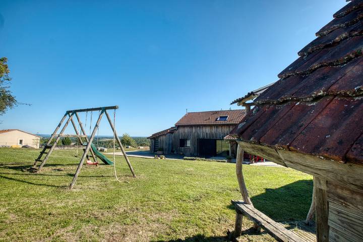 Feriehus for 8 personer, med hage, barnevennlig i Dordogne