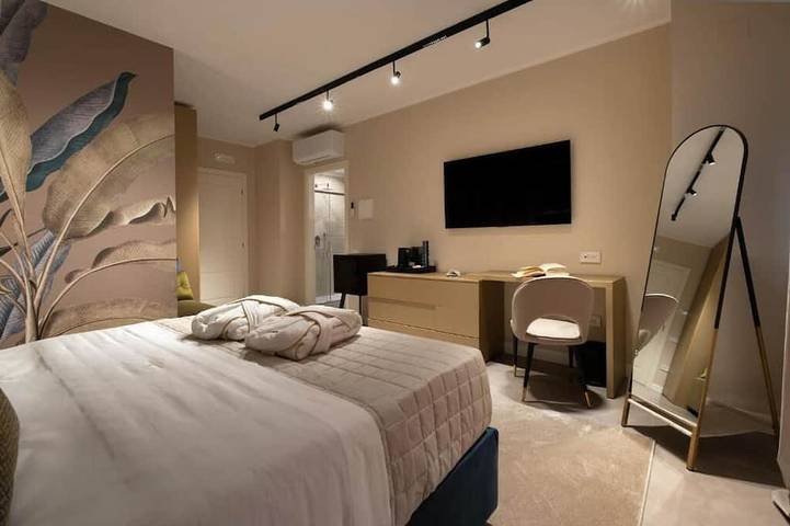 Appartement entier, Chambre double avec salle de bain attenante in Terni, Province de Terni