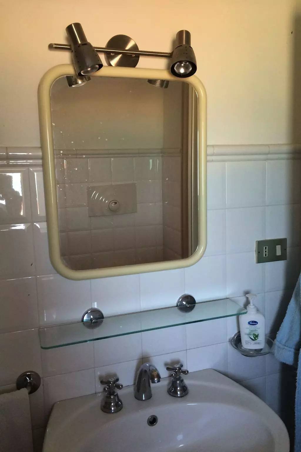 Apartamento entero, 5 estancias 6 personas in Playa Mondello, Palermo