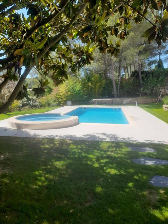 Villa pour 6 personnes, avec piscine ainsi que terrasse et jacuzzi - 1