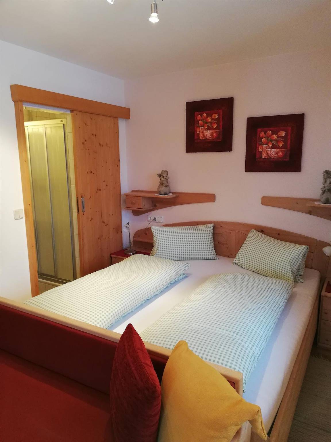 Ganze Ferienwohnung, Appartment/1 Sz+1 Wohnschlaf/Dusche,Wc in Kals am Großglockner, Bezirk Lienz