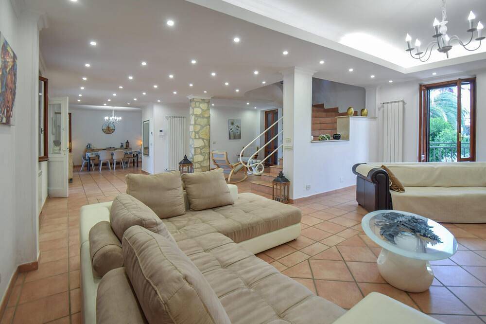 Villa Baia del Circeo in Torre Olevola, Agro Pontino