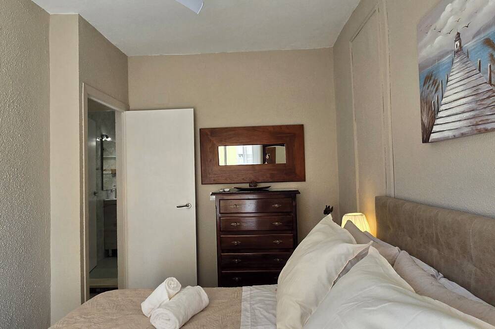House in La Carihuela, 20 meters from the beach in La Carihuela, Torremolinos