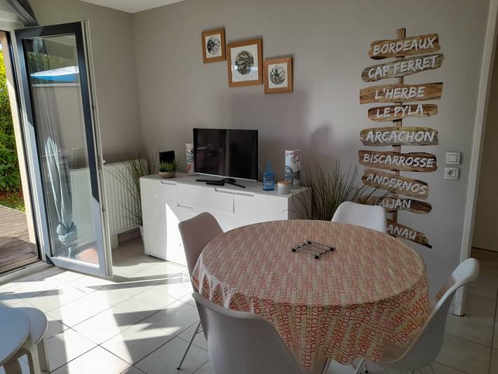 Apartamento entero, Apartamento T2 con terraza, jardín y parking - Cerca del centro de La Teste de Buch in La Teste-de-Buch, Region de Arcachon