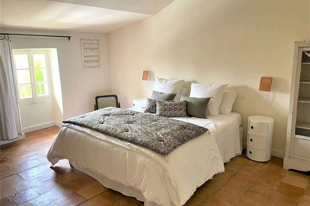 Villa Maillane, 18th century residence completely renovated in Maillane, Arles und Umgebung