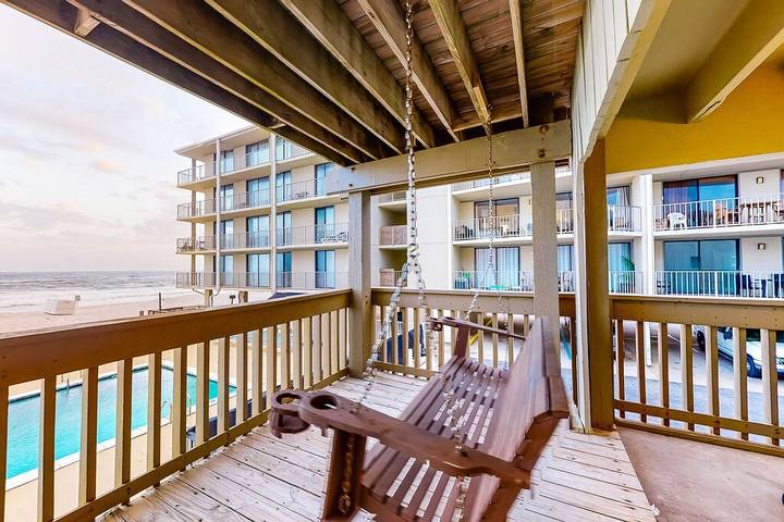 Vacation apartment for 4 people, with balcony and pool in Alabama
