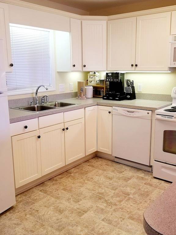 Ganze Wohnung, Neu bei Vrbo! Schöne Meer und Sound View Semi Oceanfront Condo in South Rodanthe, Waves