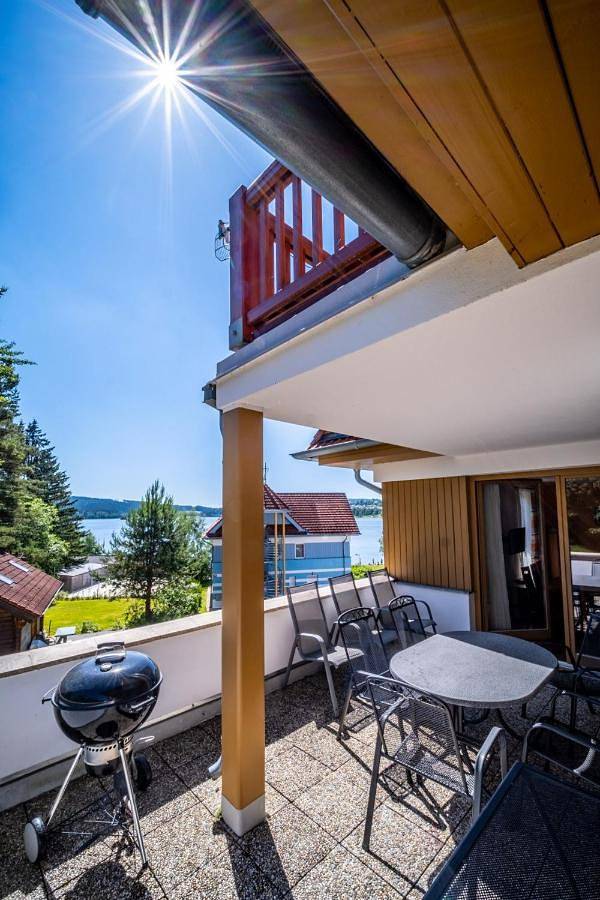 Ferienwohnung für 8 Personen, mit Ausblick und Pool sowie Seeblick und Terrasse - 1