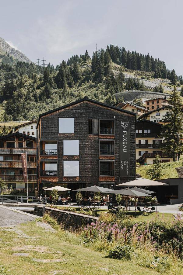 Ferienwohnung für 4 Personen, mit Balkon und Terrasse sowie Garten und Sauna in Stuben am Arlberg