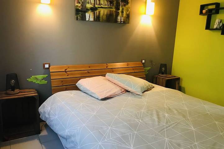 Gîte pour 4 personnes, avec jardin et piscine, animaux acceptés à Saint-Avaugourd-des-Landes - 2
