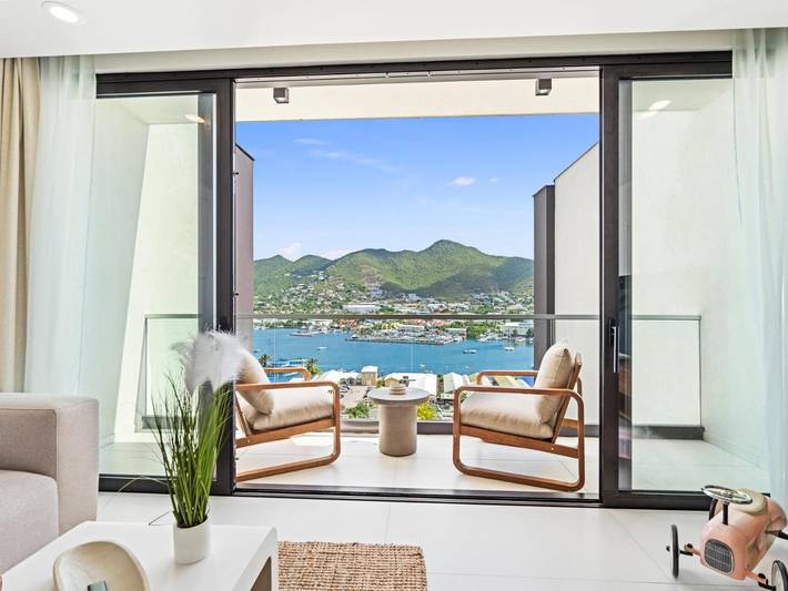 Appart’hôtel pour 2 personnes, avec piscine ainsi que vue et terrasse