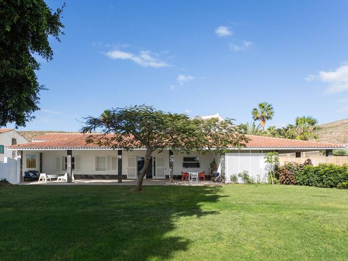 Casa rural para 4 personas, con Terraza y Jardín en Arona 