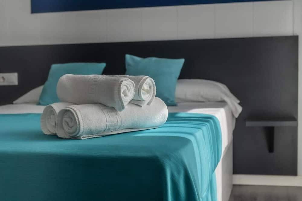 Entire apartment, Sunsands Studio con balcones 2ºa in La Carihuela, Torremolinos