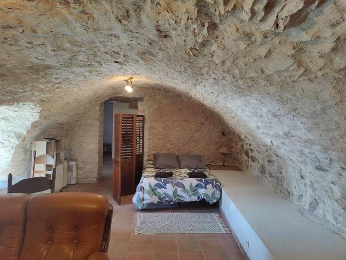 Gîte pour 2 personnes, avec vue ainsi que terrasse et jardin, animaux acceptés à Barret-de-Lioure - 2