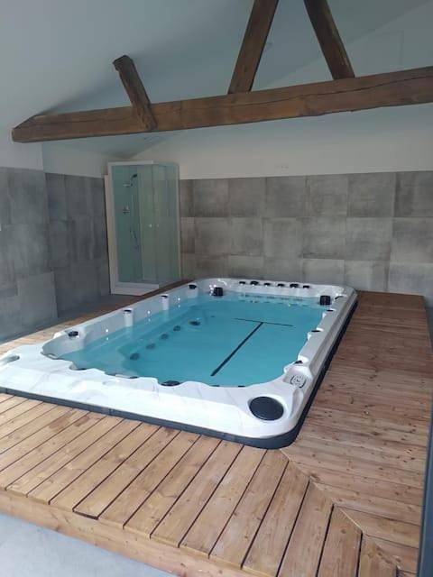 Gîte pour 12 personnes, avec sauna ainsi que jacuzzi et terrasse à Armbouts-Cappel