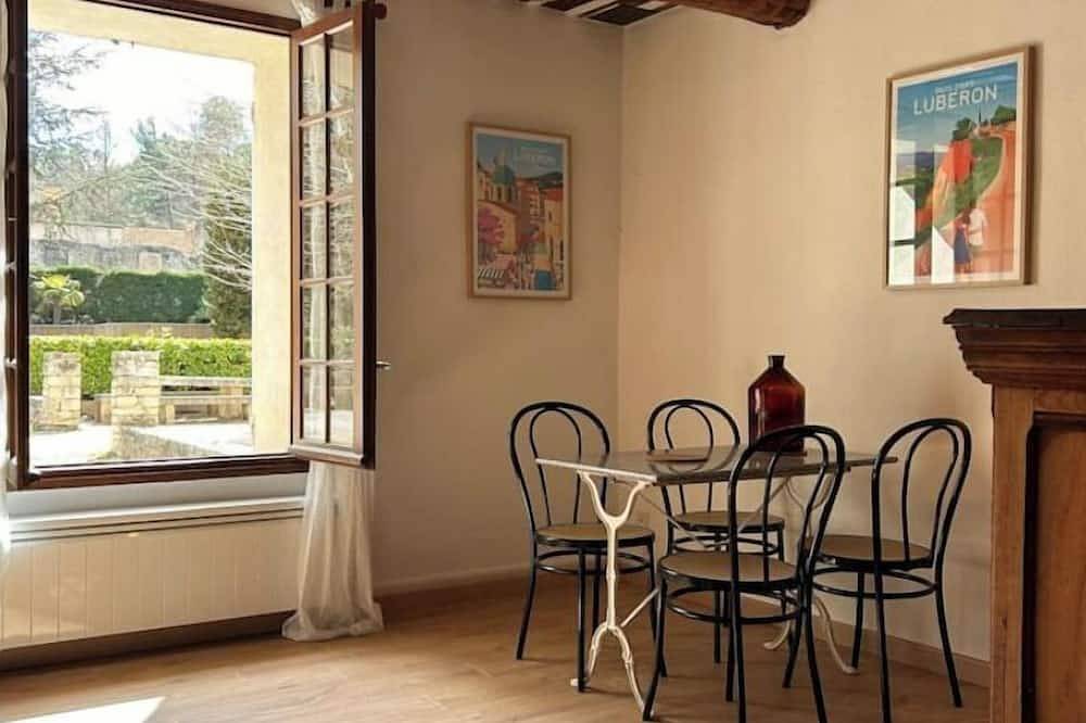 Apartamento entero, Appartement en Résidence, Pied des Ocres, Rustrel in Rustrel, Parque natural regional del Luberon