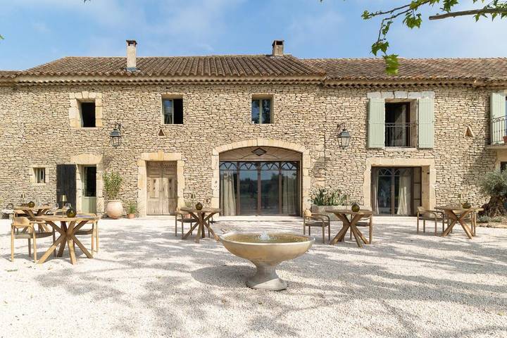 Chambre d’hôte pour 2 personnes, avec Terrasse et Jardin ainsi que Piscine et Vue