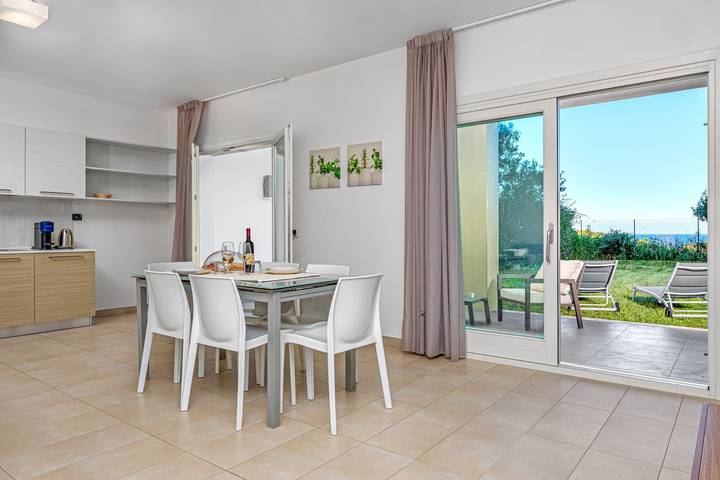 Appart’hôtel pour 4 personnes, avec Balcon et Jardin à Golfo Aranci