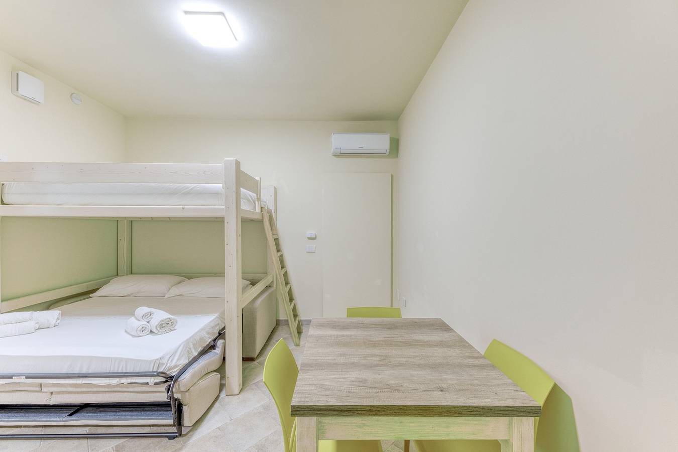 Ganze Wohnung, Apartment '3' mit Klimaanlage in Torre San Giovanni, Ugento