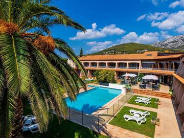 Hôtel pour 2 personnes, avec vue ainsi que piscine et jardin à La Valette-du-Var
