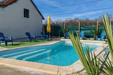 Gîte pour 8 personnes, avec jardin et jacuzzi à Savigny-Poil-Fol