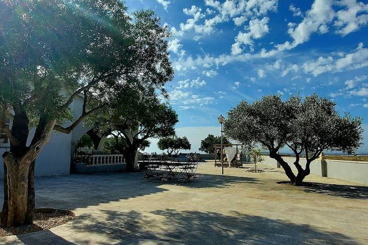 Villa for 8 people, with garden and hot tub - 1