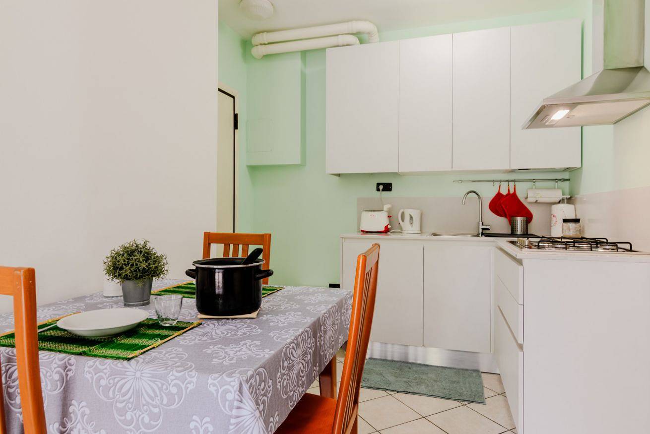 Apartamento entero, Guesthost - Seaside Sanctuary with balcony and parking in Rímini, Provincia de Rimini