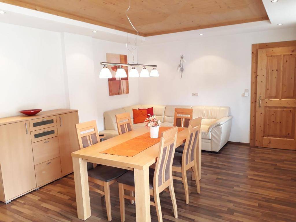Apartamento de férias inteiro, Ferienwohnung im Haus Sandra in Alpbach, Montes do Kaiser